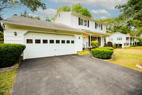 10 Oakwood Drive Queensbury NY 12804