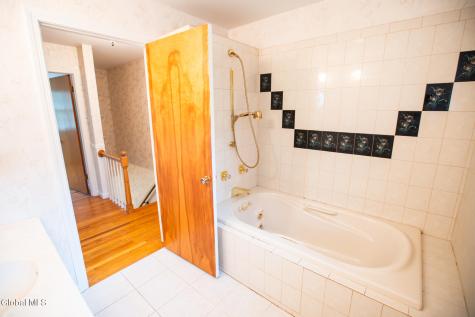 10 Oakwood Drive Queensbury NY 12804