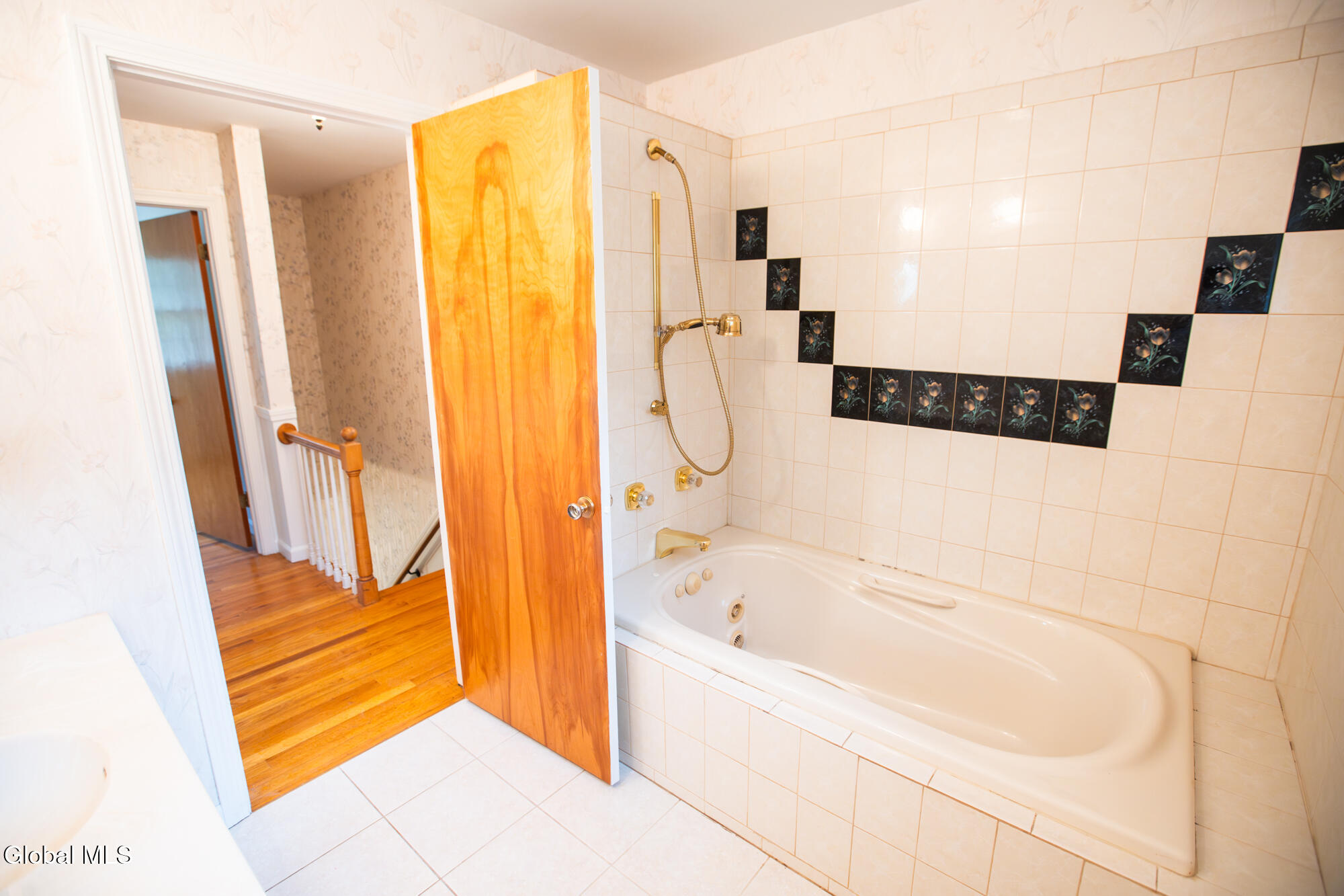 10 Oakwood Drive Queensbury NY 12804