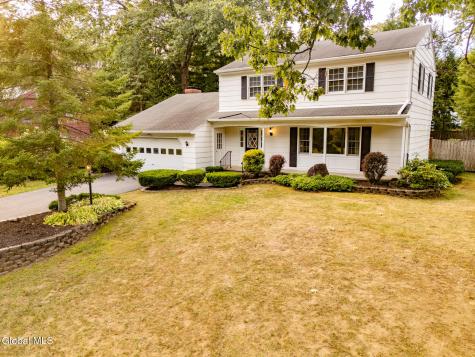 10 Oakwood Drive Queensbury NY 12804