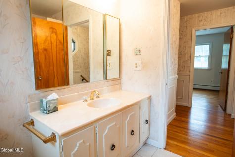 10 Oakwood Drive Queensbury NY 12804