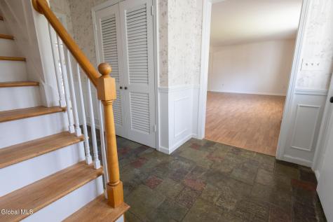 10 Oakwood Drive Queensbury NY 12804