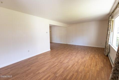 10 Oakwood Drive Queensbury NY 12804