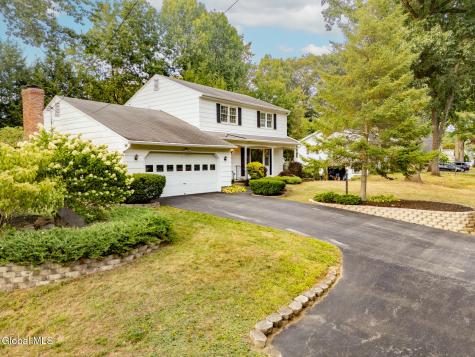 10 Oakwood Drive Queensbury NY 12804