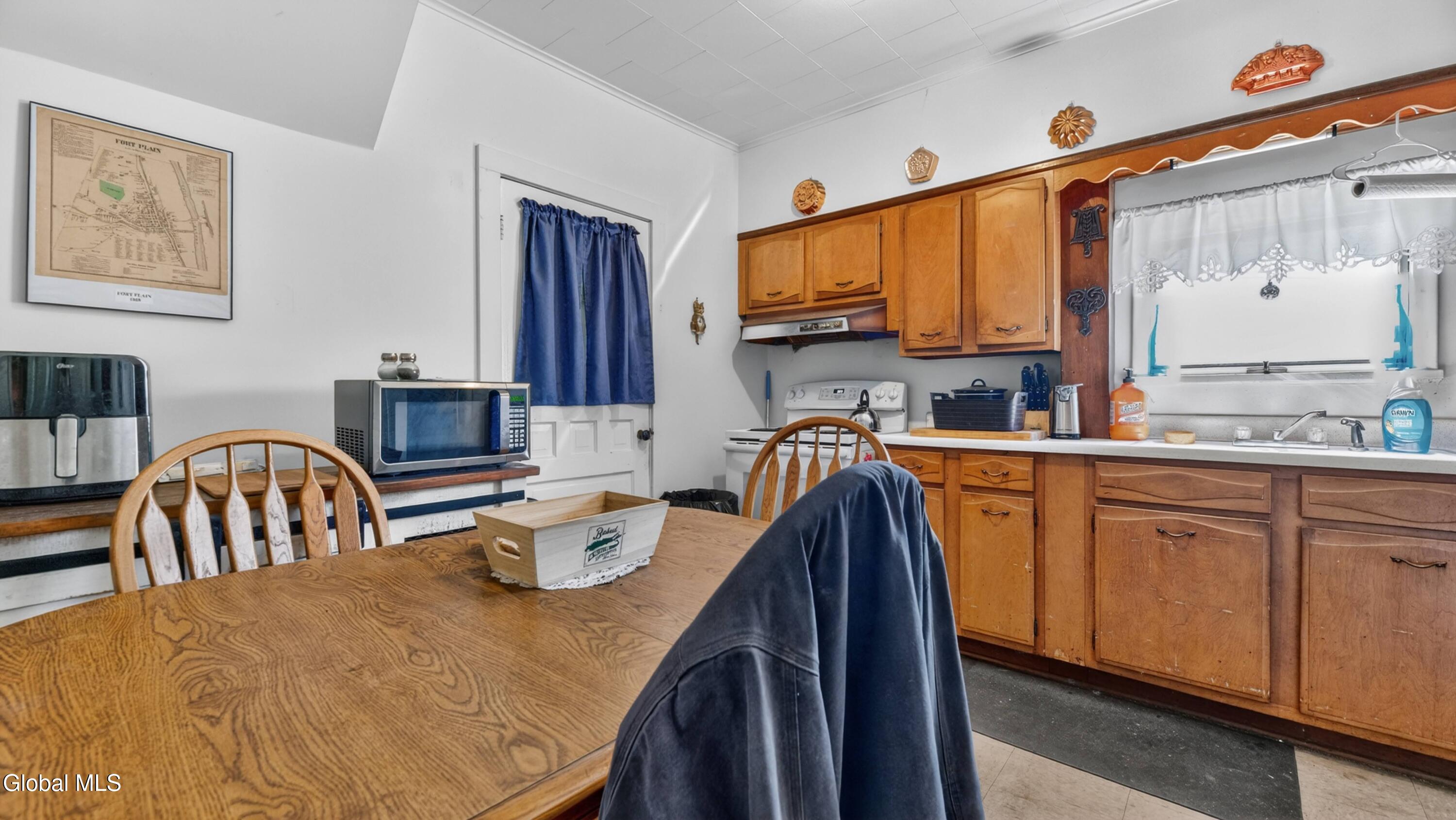 14 Berthoud Street Nelliston NY 13410