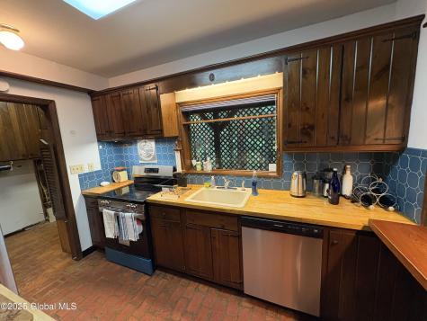 36 Hoffman Road Saratoga Springs NY 12866