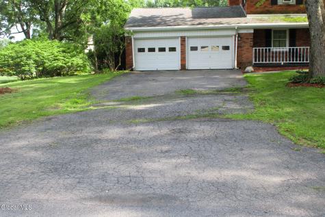 1015 Cheyenne Road Schenectady NY 12302