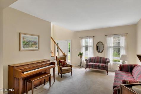 31 Ivywood Drive Selkirk NY 12158