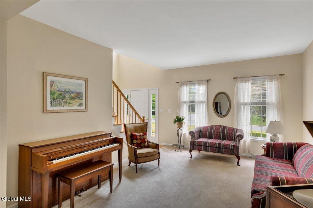 31 Ivywood Drive Selkirk NY 12158