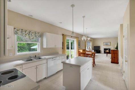 31 Ivywood Drive Selkirk NY 12158