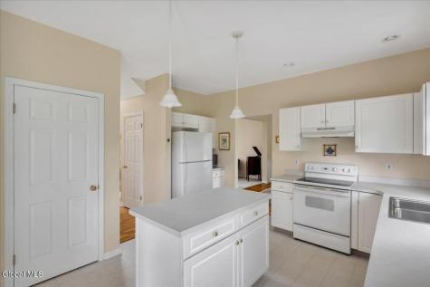 31 Ivywood Drive Selkirk NY 12158