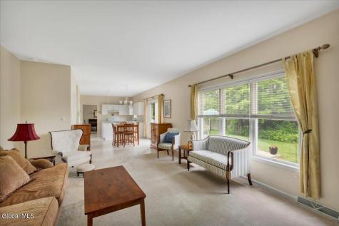 31 Ivywood Drive Selkirk NY 12158