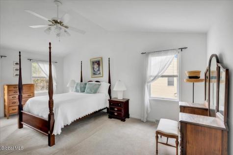 31 Ivywood Drive Selkirk NY 12158