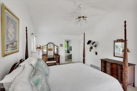 31 Ivywood Drive Selkirk NY 12158