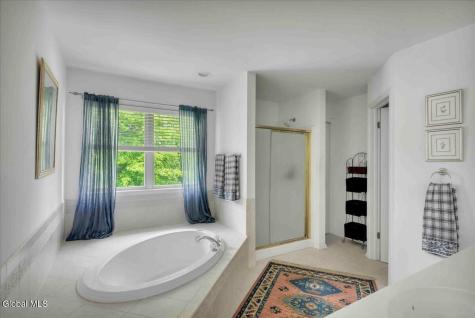31 Ivywood Drive Selkirk NY 12158
