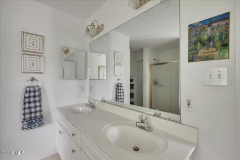 31 Ivywood Drive Selkirk NY 12158