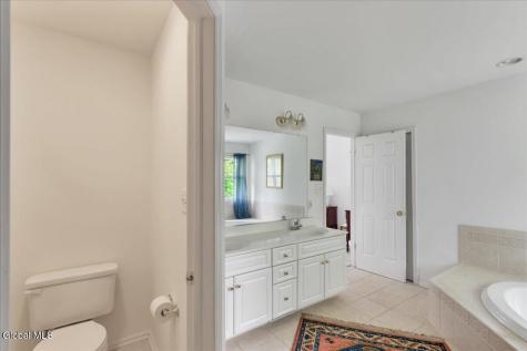 31 Ivywood Drive Selkirk NY 12158