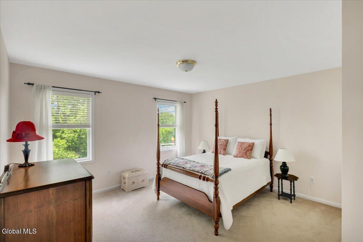31 Ivywood Drive Selkirk NY 12158