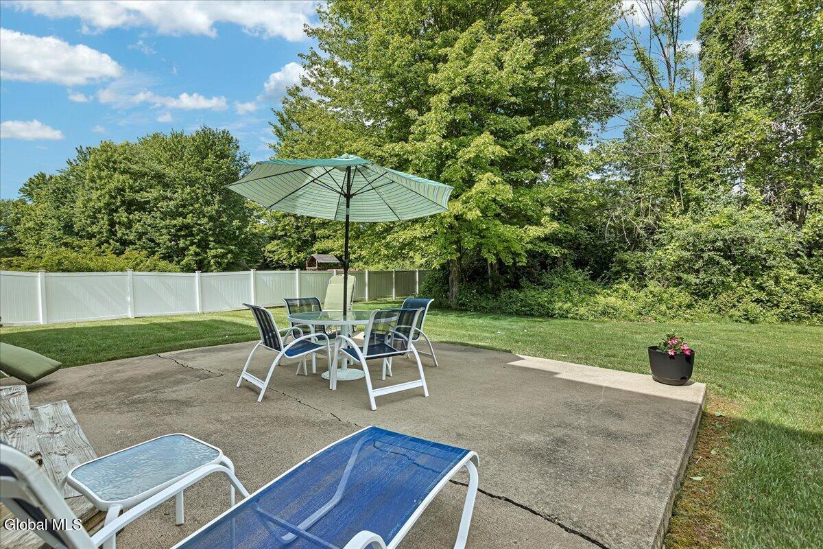 31 Ivywood Drive Selkirk NY 12158
