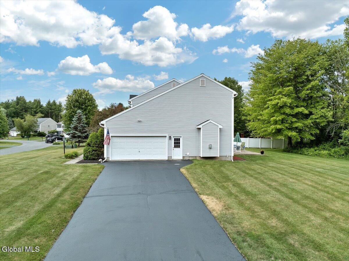 31 Ivywood Drive Selkirk NY 12158