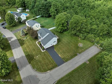 31 Ivywood Drive Selkirk NY 12158
