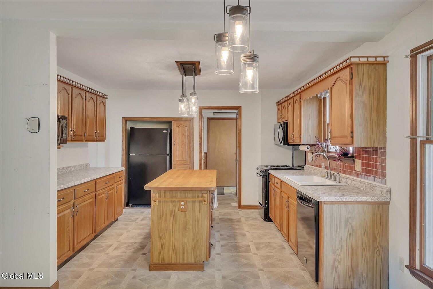 20 Oxford Drive Saratoga Springs NY 12866