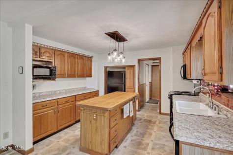 20 Oxford Drive Saratoga Springs NY 12866