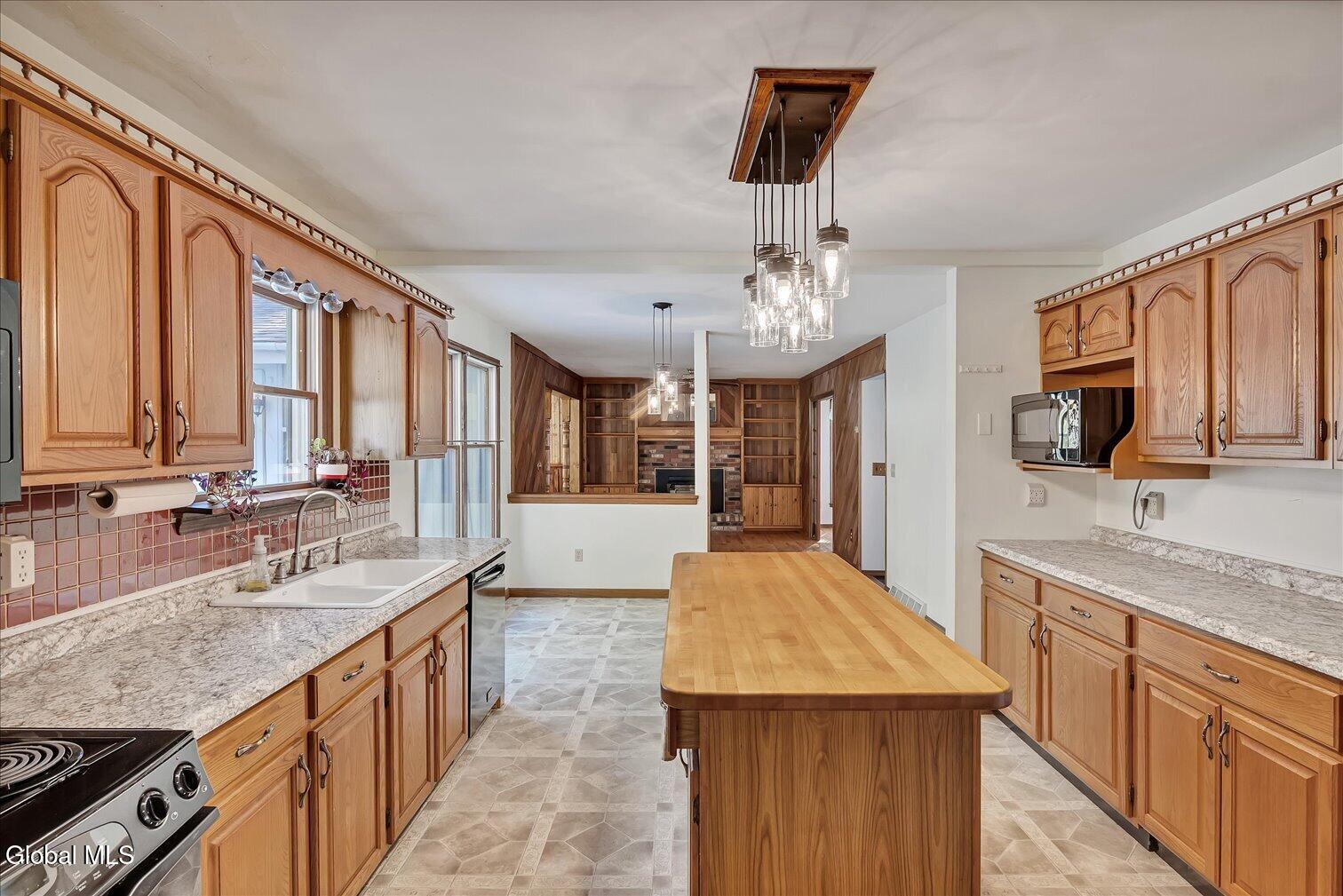 20 Oxford Drive Saratoga Springs NY 12866