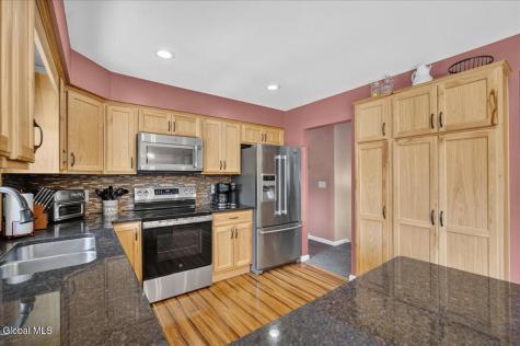 14 Cardin Drive Halfmoon NY 12065