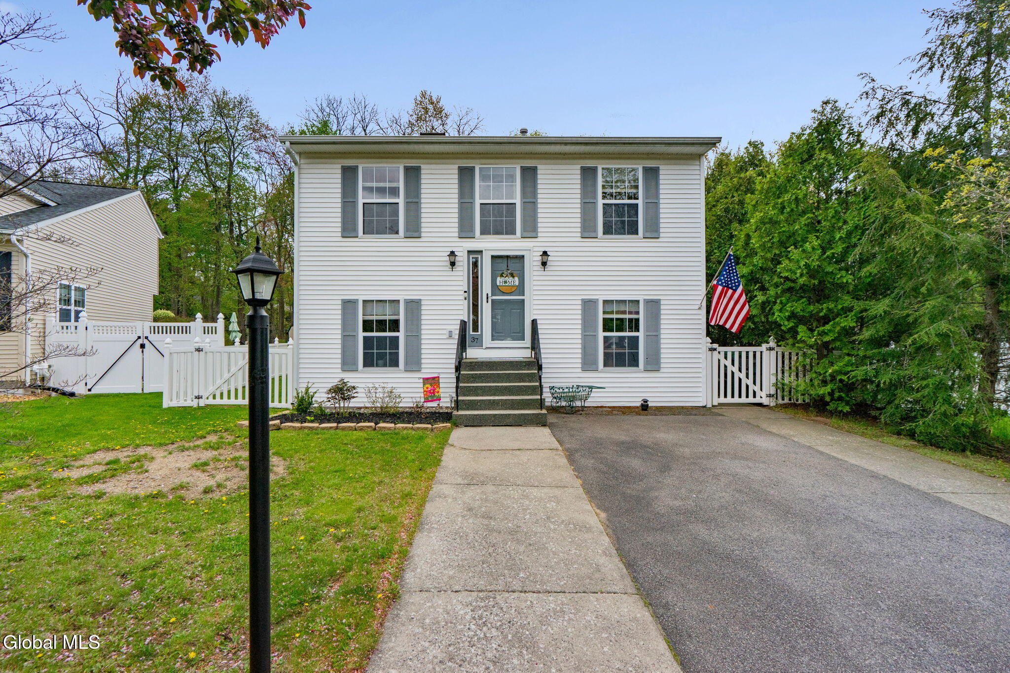 37 Wicken Square Albany NY 12205
