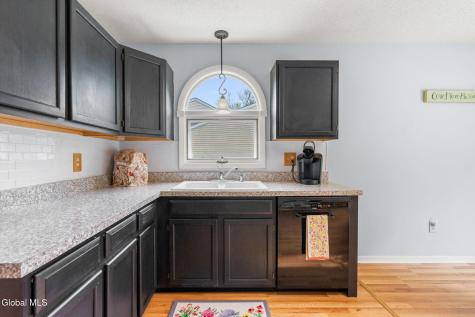 37 Wicken Square Albany NY 12205