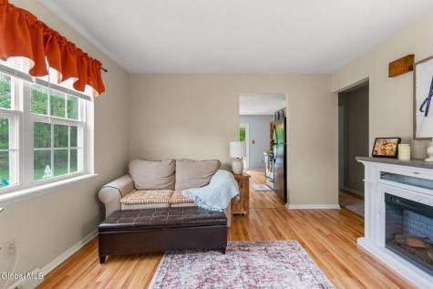 37 Wicken Square Albany NY 12205