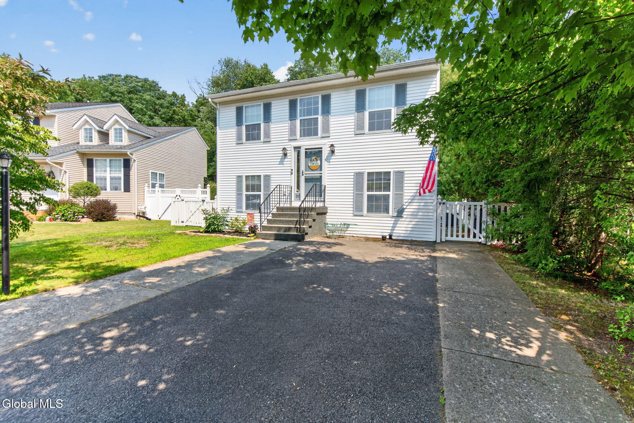 37 Wicken Square Albany NY 12205