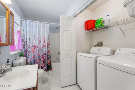 37 Wicken Square Albany NY 12205