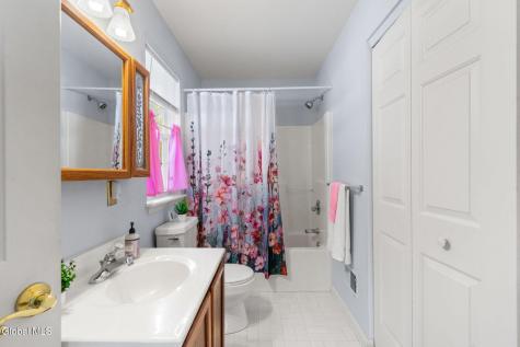 37 Wicken Square Albany NY 12205