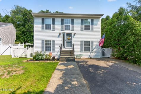 37 Wicken Square Albany NY 12205