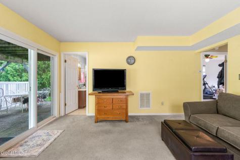 37 Wicken Square Albany NY 12205