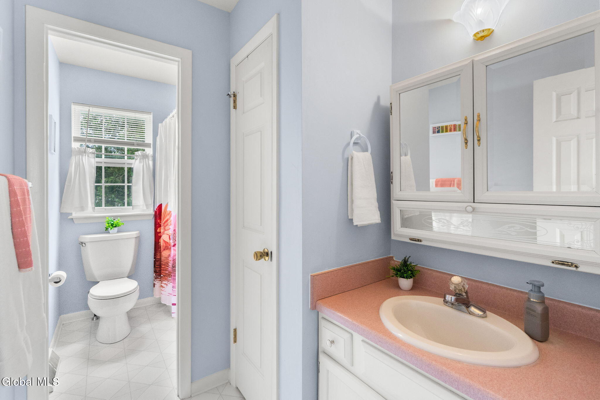 37 Wicken Square Albany NY 12205