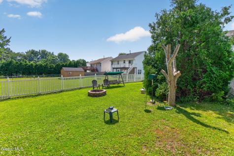 37 Wicken Square Albany NY 12205