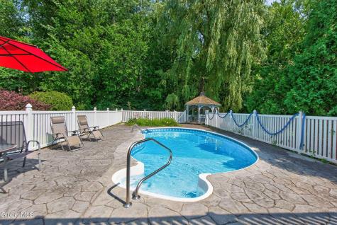 37 Wicken Square Albany NY 12205