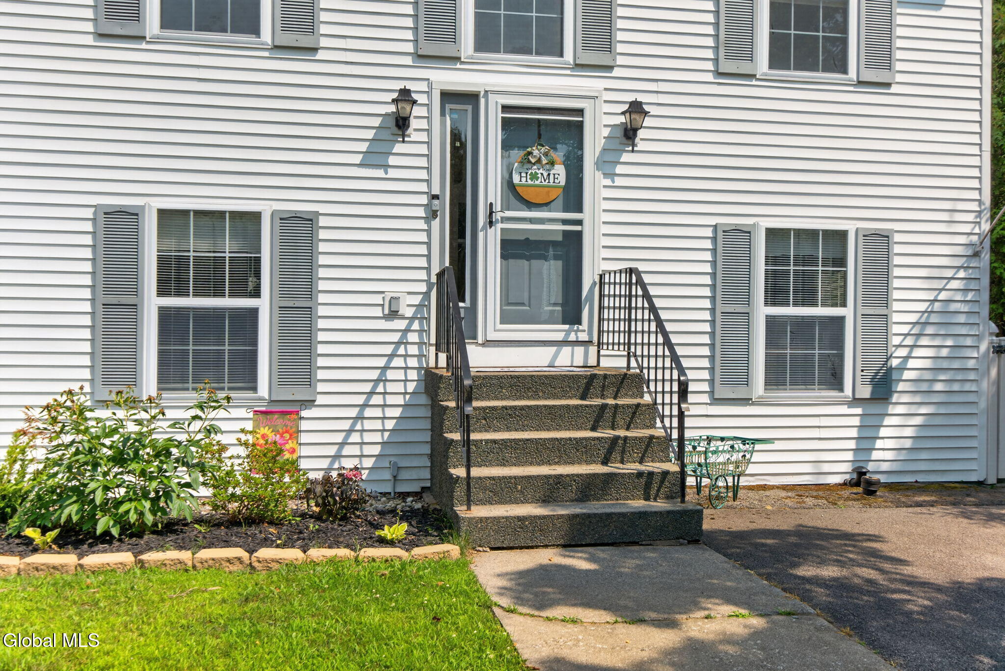 37 Wicken Square Albany NY 12205