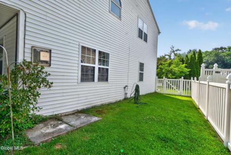 37 Wicken Square Albany NY 12205
