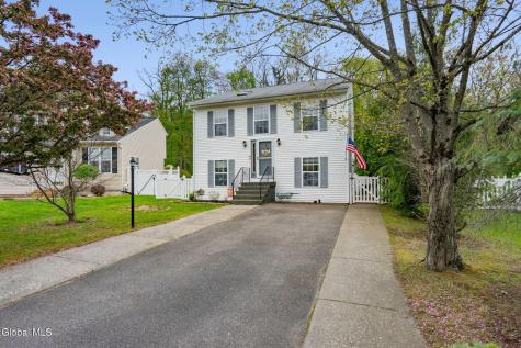 37 Wicken Square Albany NY 12205