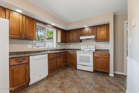 11 Matthew Drive Schaghticoke NY 12154