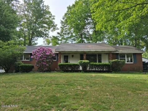11 Matthew Drive Schaghticoke NY 12154