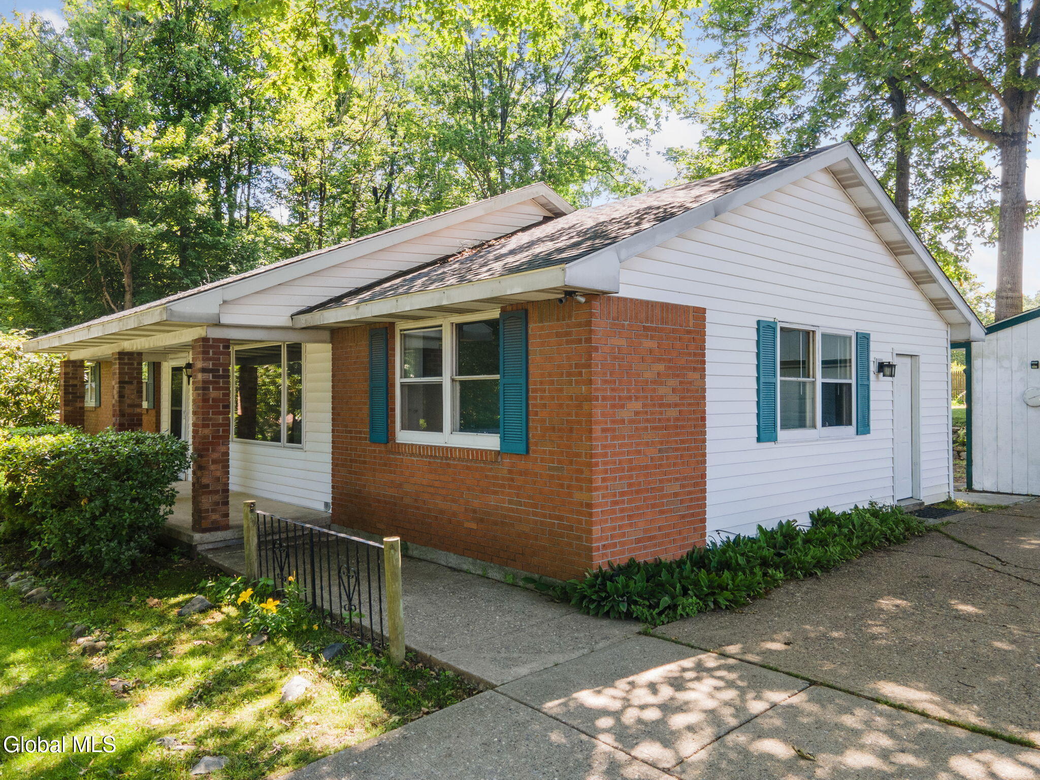 11 Matthew Drive Schaghticoke NY 12154