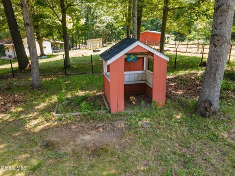 11 Matthew Drive Schaghticoke NY 12154