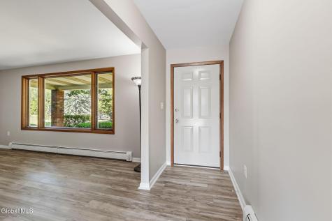 11 Matthew Drive Schaghticoke NY 12154