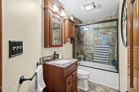 102 Stafford Lane Niskayuna NY 12309