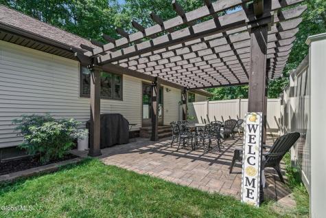 102 Stafford Lane Niskayuna NY 12309